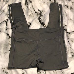 VICTORIA’S SECRET SPORT LEGGINGS